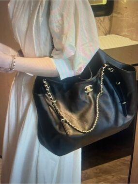 CHANEL Maxi Large tote bag cruise 2025